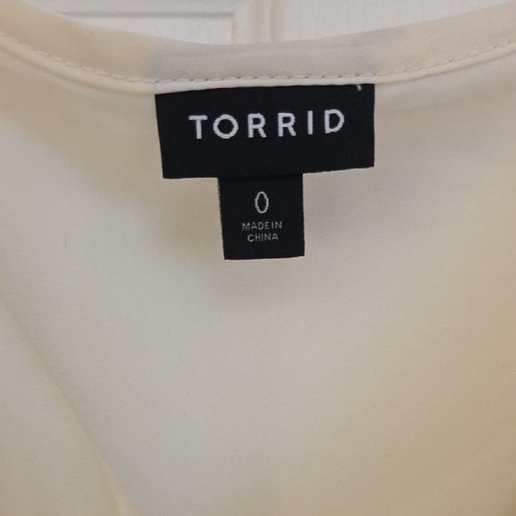 TORRID Cream Camisole Top - Picture 2 of 4
